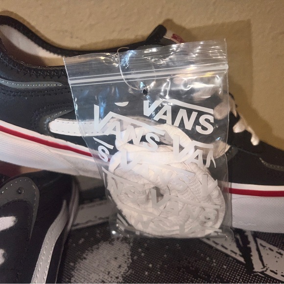 Vans Rowley sz 6.5 Men 8.0 Woman - Picture 3 of 10